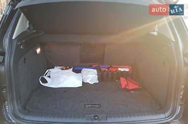 Позашляховик / Кросовер Volkswagen Tiguan 2015 в  фото 12 Позашляховик / Кросовер Volkswagen Tiguan 2015 в