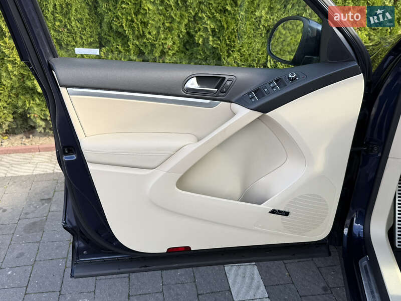 Позашляховик / Кросовер Volkswagen Tiguan 2015 в Стрию