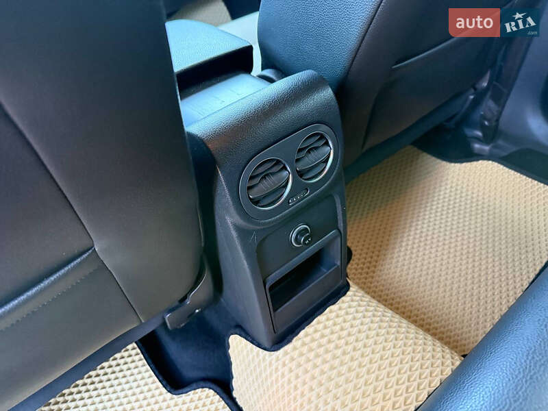 Внедорожник / Кроссовер Volkswagen Tiguan 2016 в Стрые