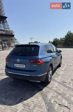 Внедорожник / Кроссовер Volkswagen Tiguan 2020 в 