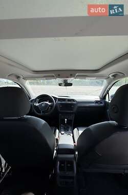 Внедорожник / Кроссовер Volkswagen Tiguan 2020 в 