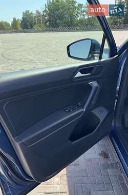 Внедорожник / Кроссовер Volkswagen Tiguan 2020 в 