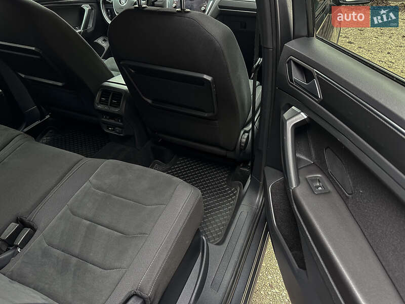Позашляховик / Кросовер Volkswagen Tiguan 2019 в Бродах фото 125 Позашляховик / Кросовер Volkswagen Tiguan 2019 в Бродах