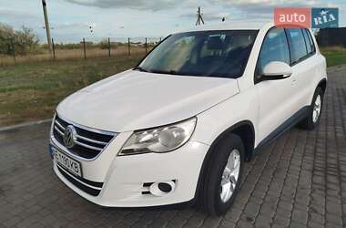 Внедорожник / Кроссовер Volkswagen Tiguan 2011 в Днепре