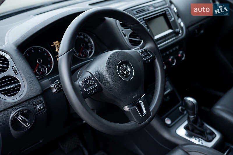 Внедорожник / Кроссовер Volkswagen Tiguan 2016 в Киеве фото 12 Внедорожник / Кроссовер Volkswagen Tiguan 2016 в Киеве