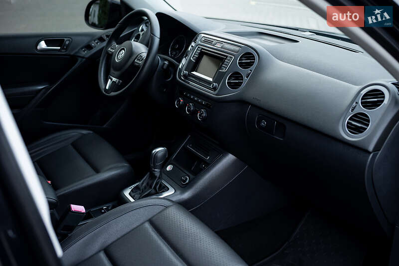 Внедорожник / Кроссовер Volkswagen Tiguan 2016 в Киеве фото 32 Внедорожник / Кроссовер Volkswagen Tiguan 2016 в Киеве