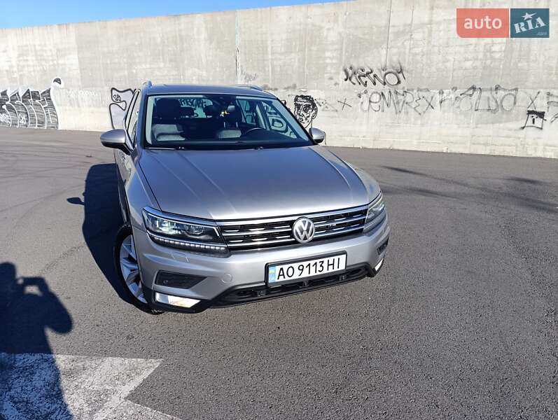 Позашляховик / Кросовер Volkswagen Tiguan 2016 в Львові