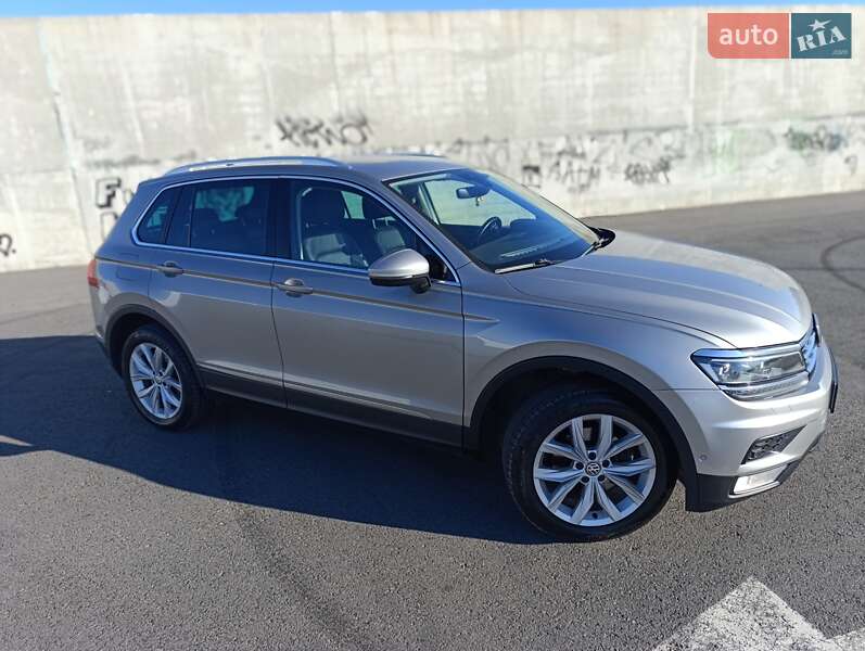 Позашляховик / Кросовер Volkswagen Tiguan 2016 в Львові