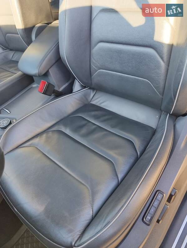 Позашляховик / Кросовер Volkswagen Tiguan 2016 в Львові