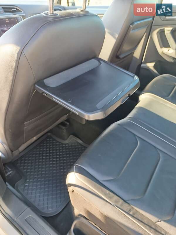 Позашляховик / Кросовер Volkswagen Tiguan 2016 в Львові