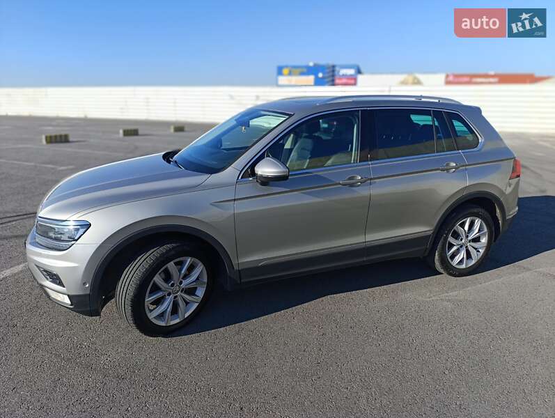 Позашляховик / Кросовер Volkswagen Tiguan 2016 в Львові