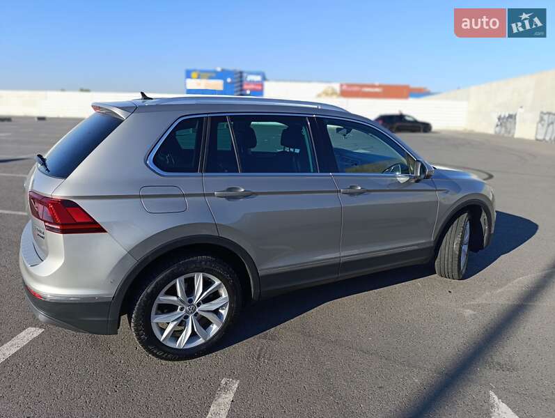 Позашляховик / Кросовер Volkswagen Tiguan 2016 в Львові