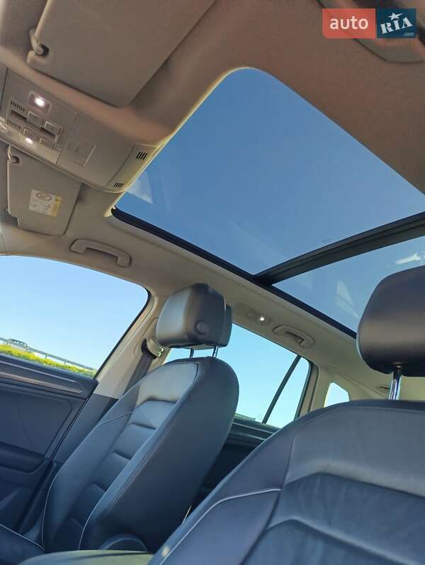 Позашляховик / Кросовер Volkswagen Tiguan 2016 в Львові