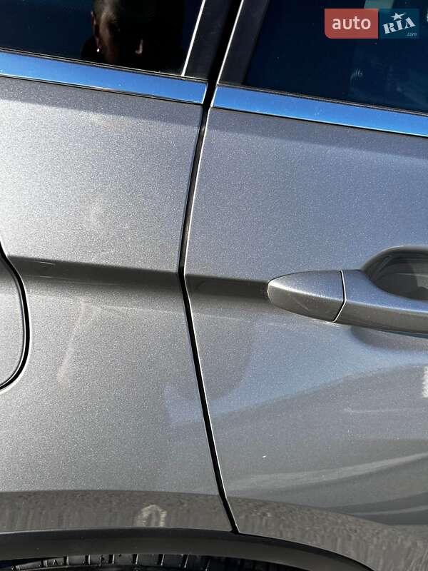 Позашляховик / Кросовер Volkswagen Tiguan 2016 в Львові