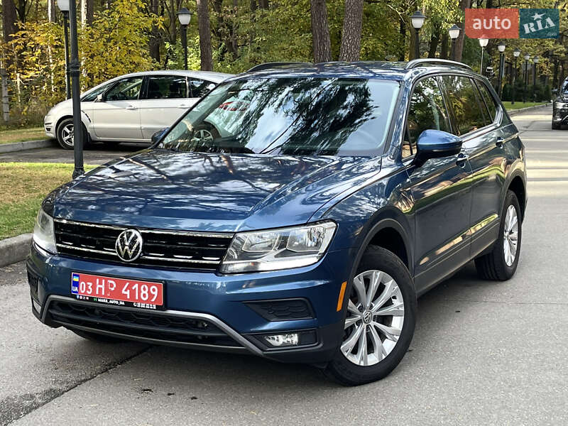 Внедорожник / Кроссовер Volkswagen Tiguan 2018 в 