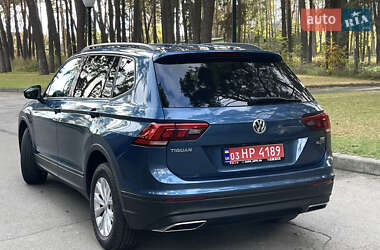 Внедорожник / Кроссовер Volkswagen Tiguan 2018 в 