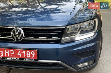 Внедорожник / Кроссовер Volkswagen Tiguan 2018 в 