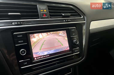 Внедорожник / Кроссовер Volkswagen Tiguan 2018 в 