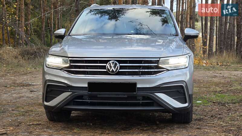 Внедорожник / Кроссовер Volkswagen Tiguan 2023 в Изюме