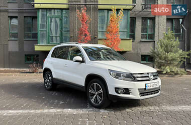 Внедорожник / Кроссовер Volkswagen Tiguan 2015 в Киеве