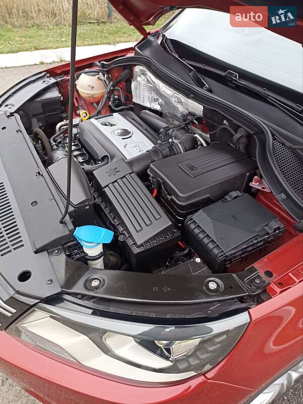 Внедорожник / Кроссовер Volkswagen Tiguan 2015 в Буче