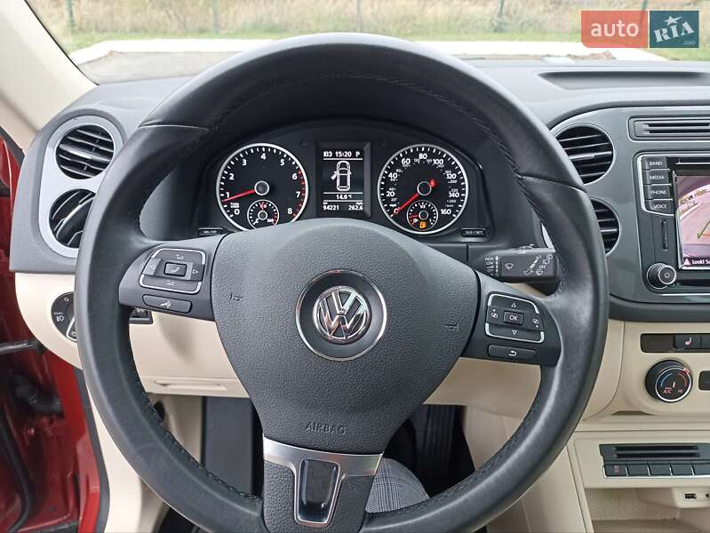 Внедорожник / Кроссовер Volkswagen Tiguan 2015 в Буче