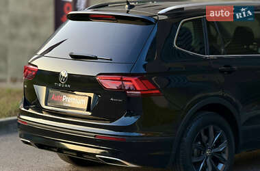 Внедорожник / Кроссовер Volkswagen Tiguan 2021 в 