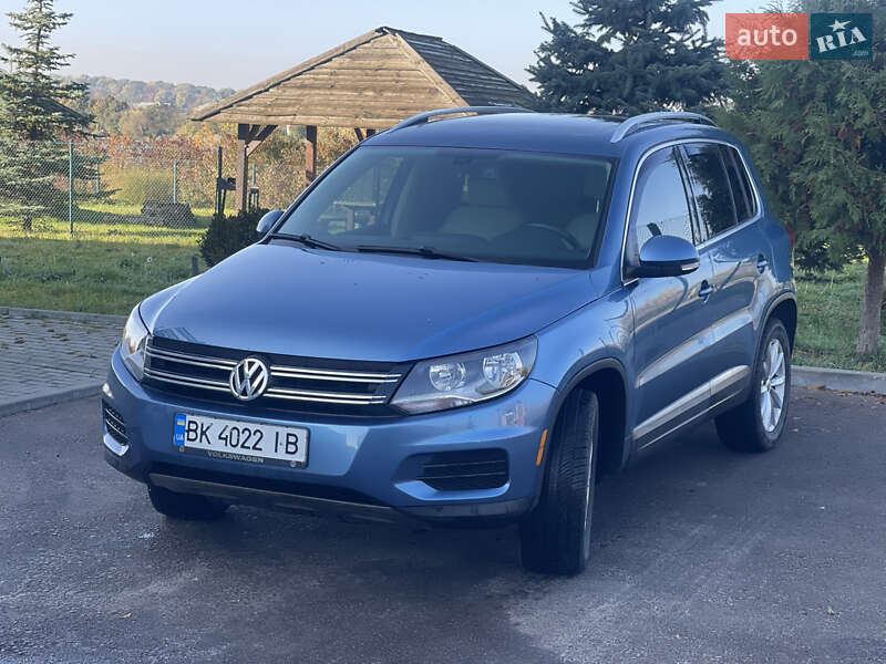 Внедорожник / Кроссовер Volkswagen Tiguan 2016 в Ровно
