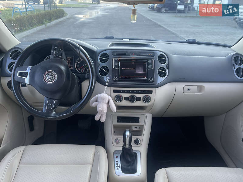 Внедорожник / Кроссовер Volkswagen Tiguan 2016 в Ровно