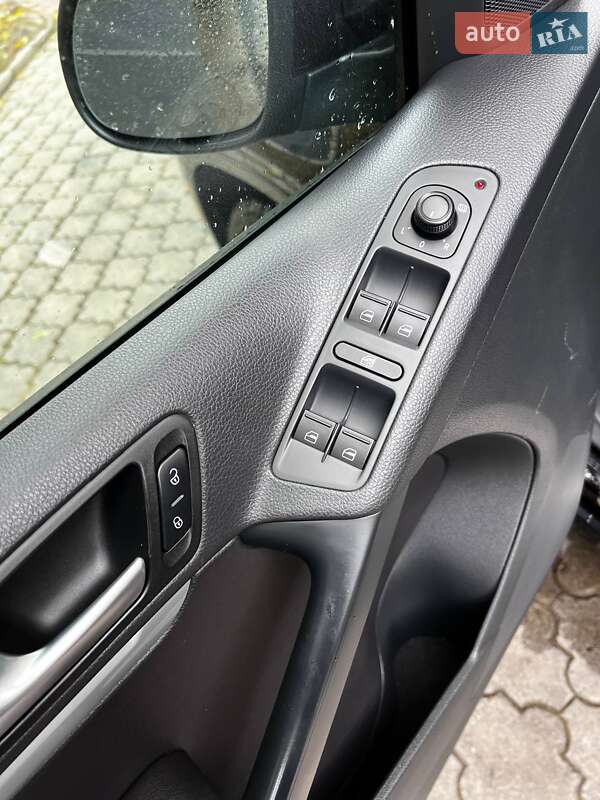 Внедорожник / Кроссовер Volkswagen Tiguan 2015 в Ровно