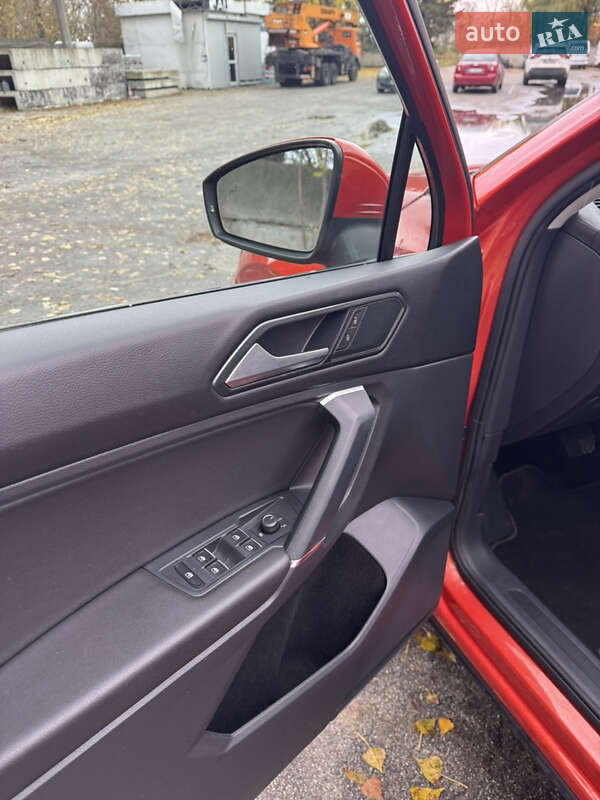 Внедорожник / Кроссовер Volkswagen Tiguan 2018 в Киеве фото 9 Внедорожник / Кроссовер Volkswagen Tiguan 2018 в Киеве