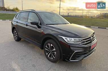 Внедорожник / Кроссовер Volkswagen Tiguan 2023 в Киеве