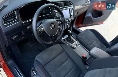 Позашляховик / Кросовер Volkswagen Tiguan 2017 в Одесі