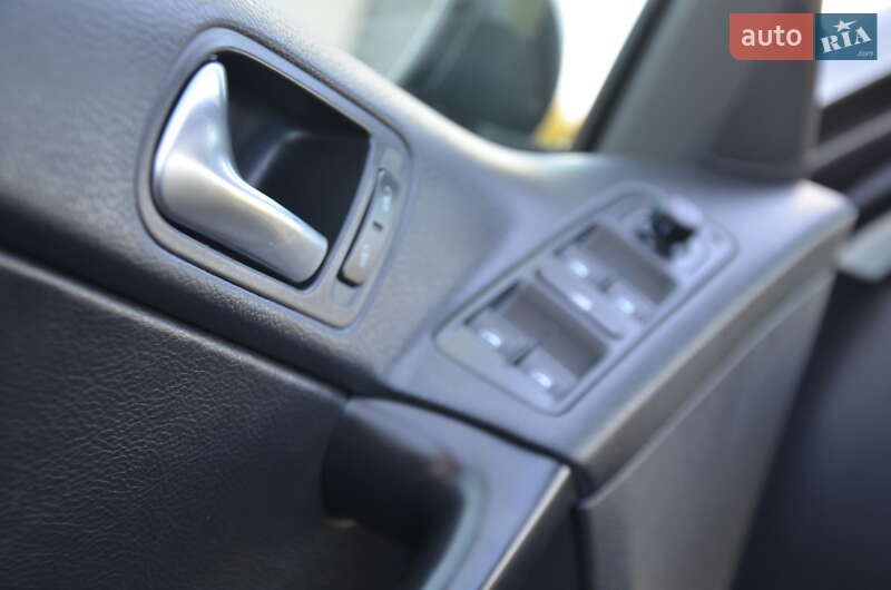 Внедорожник / Кроссовер Volkswagen Tiguan 2015 в Дрогобыче