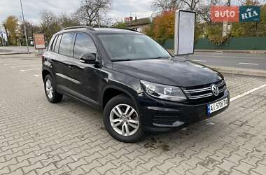 Внедорожник / Кроссовер Volkswagen Tiguan 2015 в Вишневом Внедорожник / Кроссовер Volkswagen Tiguan 2015 в Вишневом