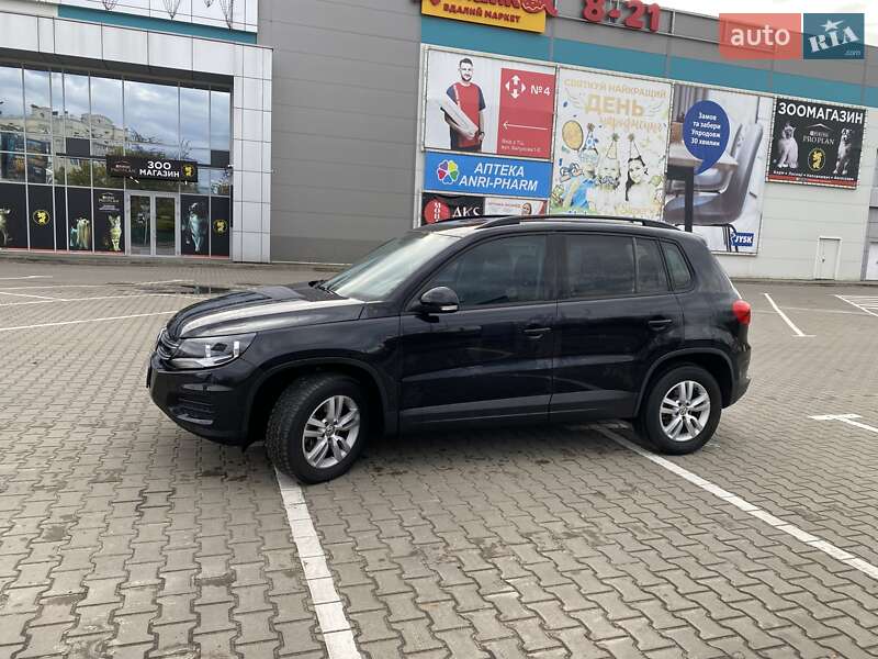 Внедорожник / Кроссовер Volkswagen Tiguan 2015 в Конотопе