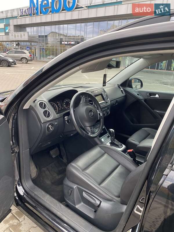 Внедорожник / Кроссовер Volkswagen Tiguan 2015 в Конотопе