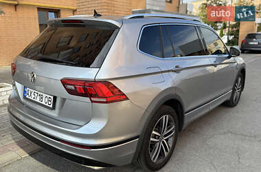 Внедорожник / Кроссовер Volkswagen Tiguan 2019 в 