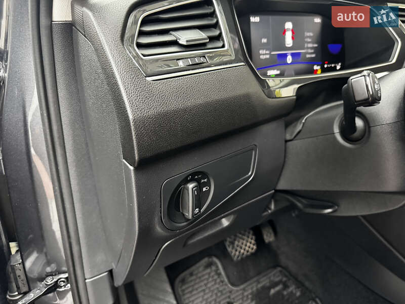 Внедорожник / Кроссовер Volkswagen Tiguan 2023 в Киеве