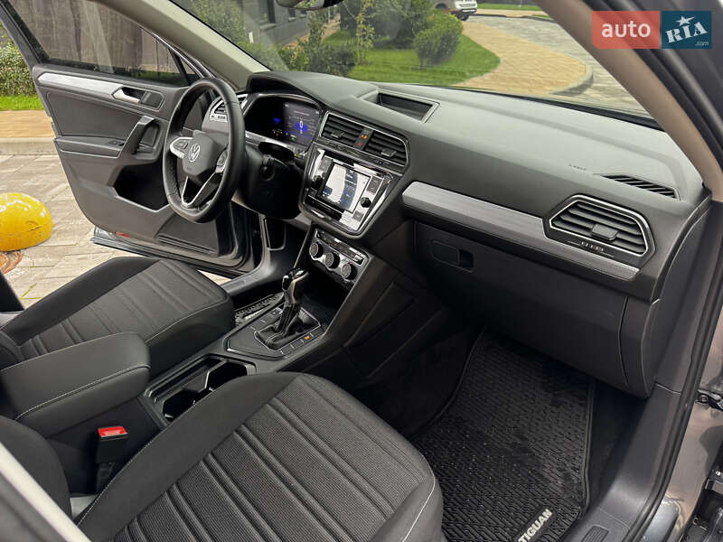 Внедорожник / Кроссовер Volkswagen Tiguan 2023 в Киеве