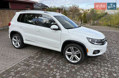 Внедорожник / Кроссовер Volkswagen Tiguan 2015 в 