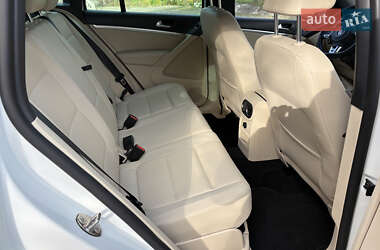 Внедорожник / Кроссовер Volkswagen Tiguan 2015 в 