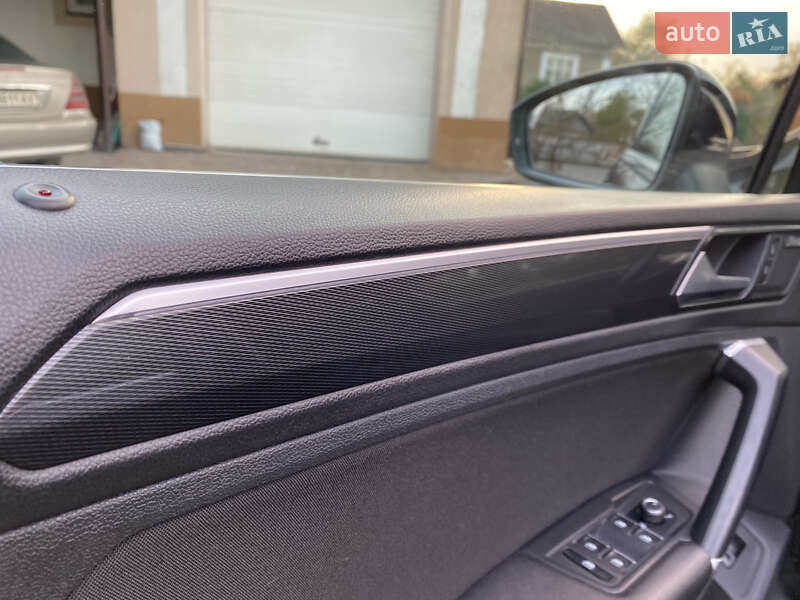 Внедорожник / Кроссовер Volkswagen Tiguan 2018 в Черновцах