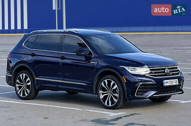 Внедорожник / Кроссовер Volkswagen Tiguan 2021 в Киеве