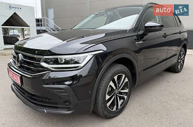 Внедорожник / Кроссовер Volkswagen Tiguan 2022 в Киеве