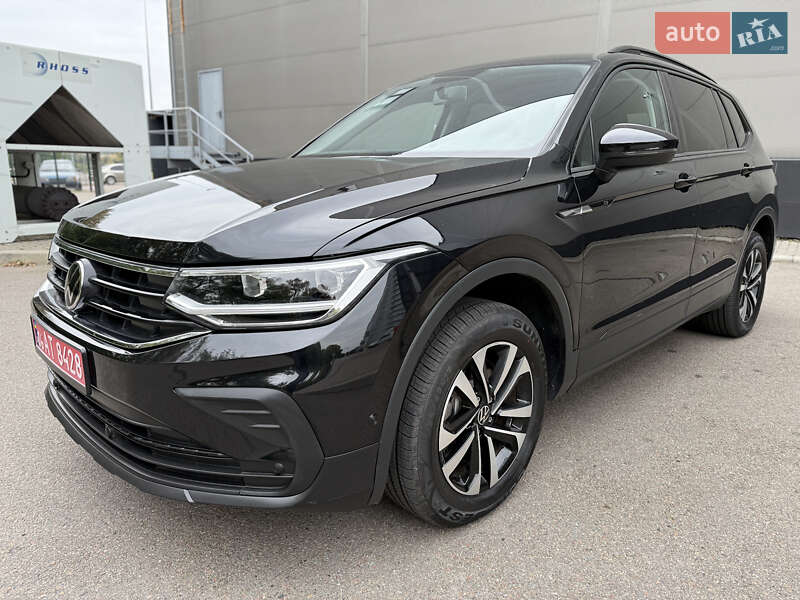 Внедорожник / Кроссовер Volkswagen Tiguan 2022 в Киеве