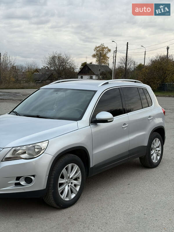 Позашляховик / Кросовер Volkswagen Tiguan 2009 в Ізяславі