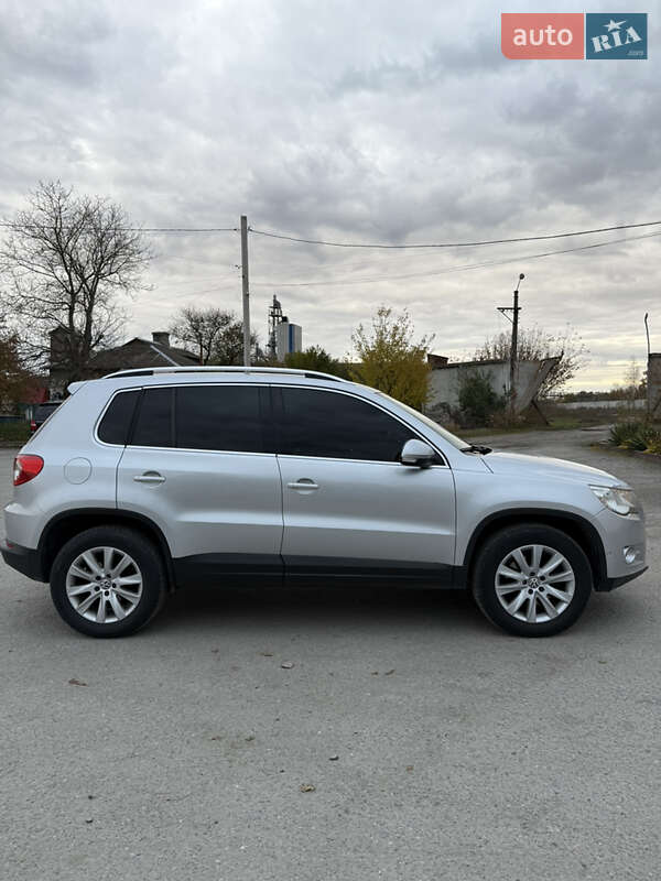 Позашляховик / Кросовер Volkswagen Tiguan 2009 в Ізяславі