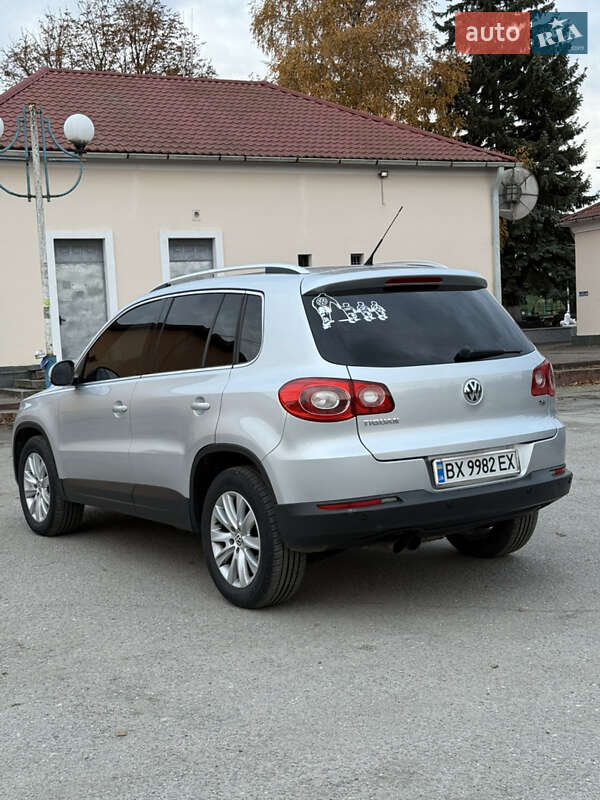 Позашляховик / Кросовер Volkswagen Tiguan 2009 в Ізяславі