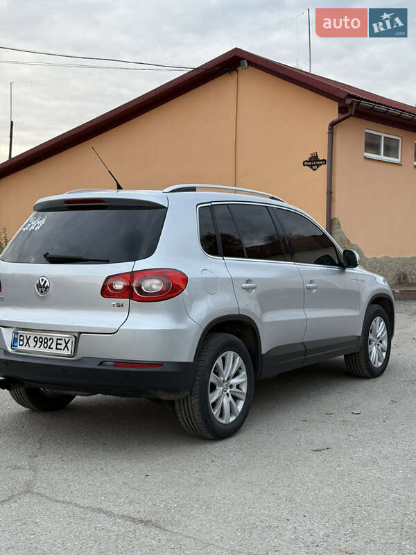 Позашляховик / Кросовер Volkswagen Tiguan 2009 в Ізяславі